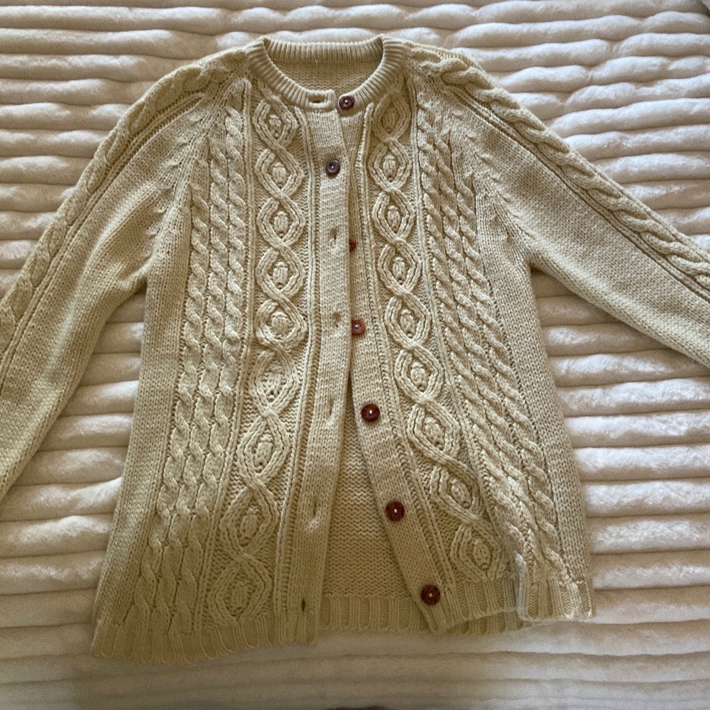 Early 80’s Irish Fisherman Cardigan Sweater w/Plastic Wooden Look Buttons